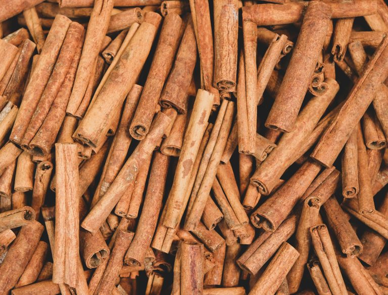 cinnamon sticks powder health benefits natural medicine 🌿